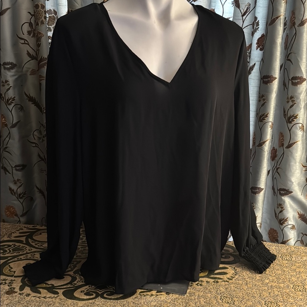 Worthington Black V-Neck Long Sleeve Blouse